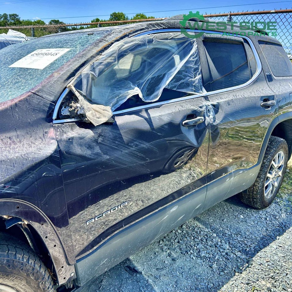 https://f005.backblazeb2.com/file/img-partshotlines-com/Inventory/EC474/Vehicle/117568_04.jpg