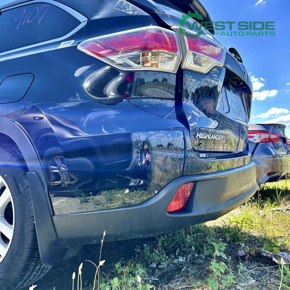https://f005.backblazeb2.com/file/img-partshotlines-com/Inventory/EC474/Vehicle/117868_07.jpg