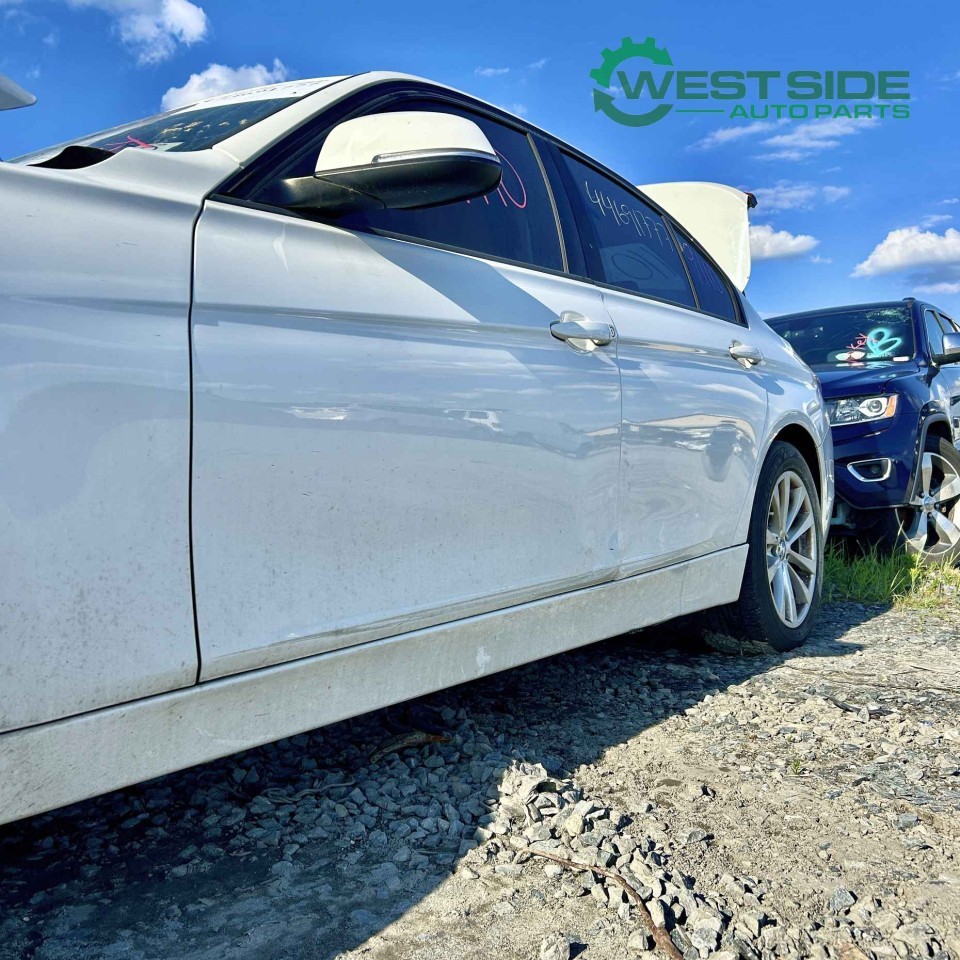 https://f005.backblazeb2.com/file/img-partshotlines-com/Inventory/EC474/Vehicle/117874_03.jpg