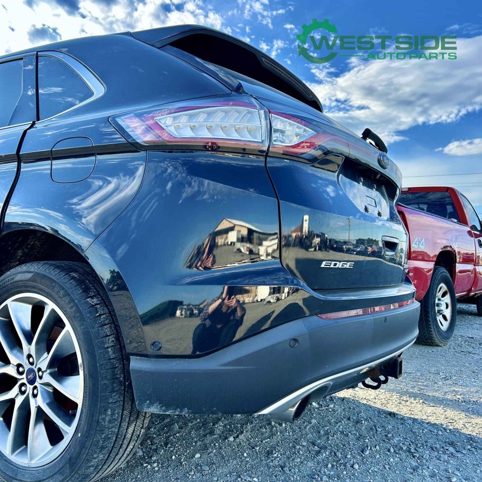 https://f005.backblazeb2.com/file/img-partshotlines-com/Inventory/EC474/Vehicle/118073_09.jpg
