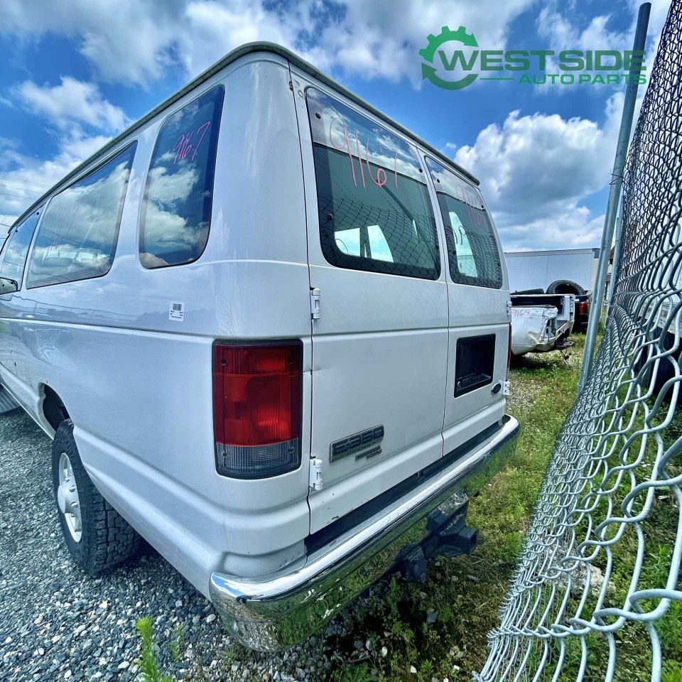 https://f005.backblazeb2.com/file/img-partshotlines-com/Inventory/EC474/Vehicle/118487_09.jpg