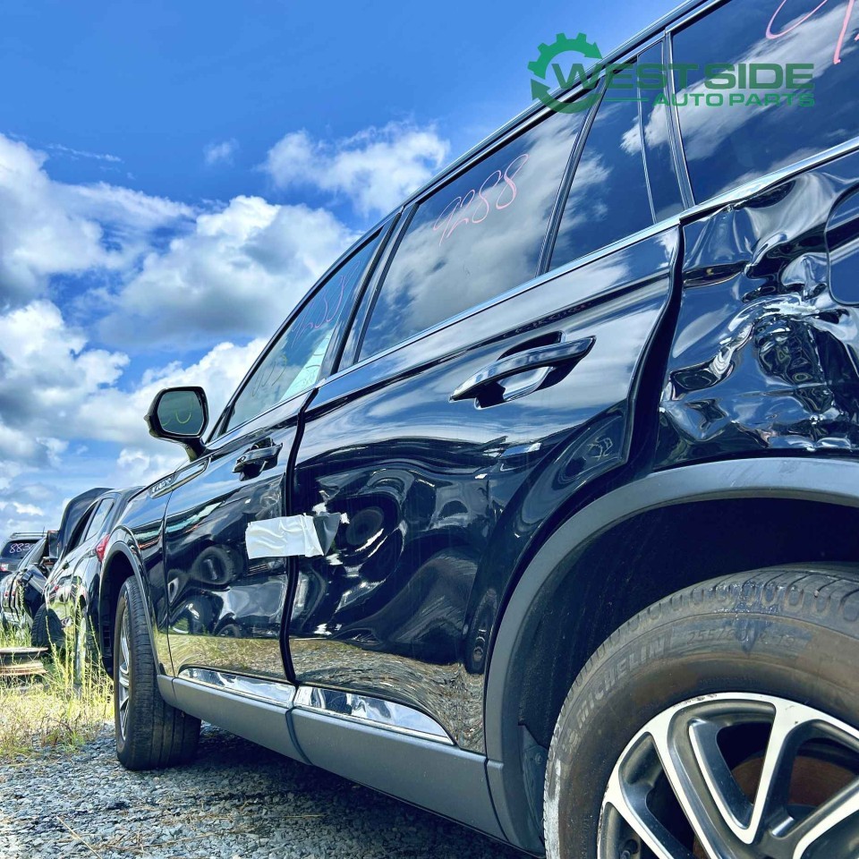 https://f005.backblazeb2.com/file/img-partshotlines-com/Inventory/EC474/Vehicle/119595_06.jpg