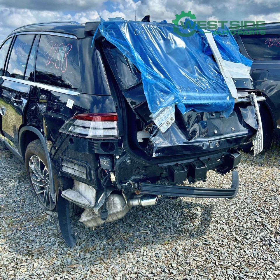 https://f005.backblazeb2.com/file/img-partshotlines-com/Inventory/EC474/Vehicle/119595_09.jpg