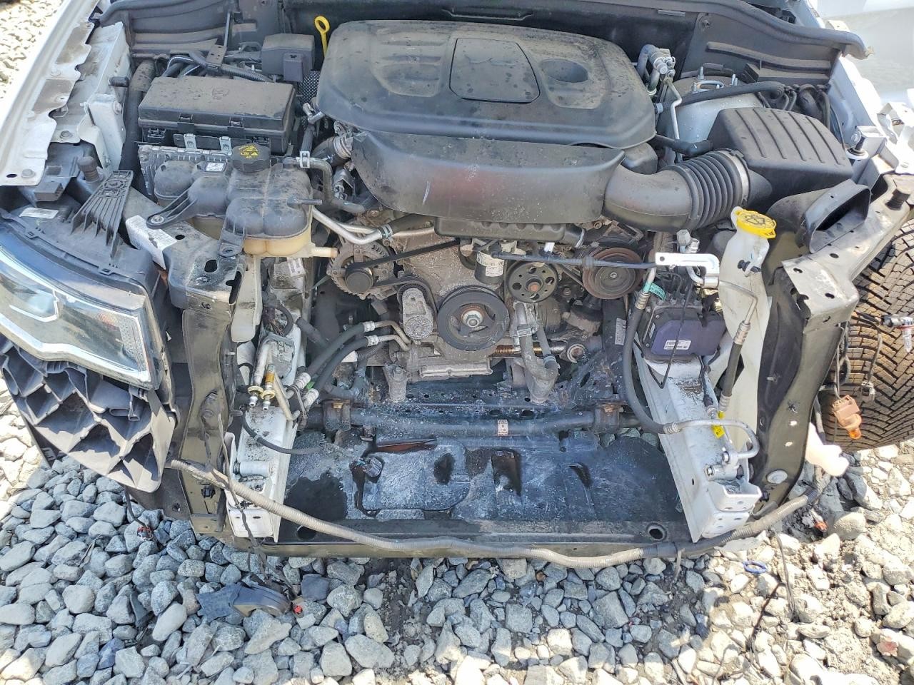 https://f005.backblazeb2.com/file/img-partshotlines-com/Inventory/EC474/Vehicle/120262_11.jpg