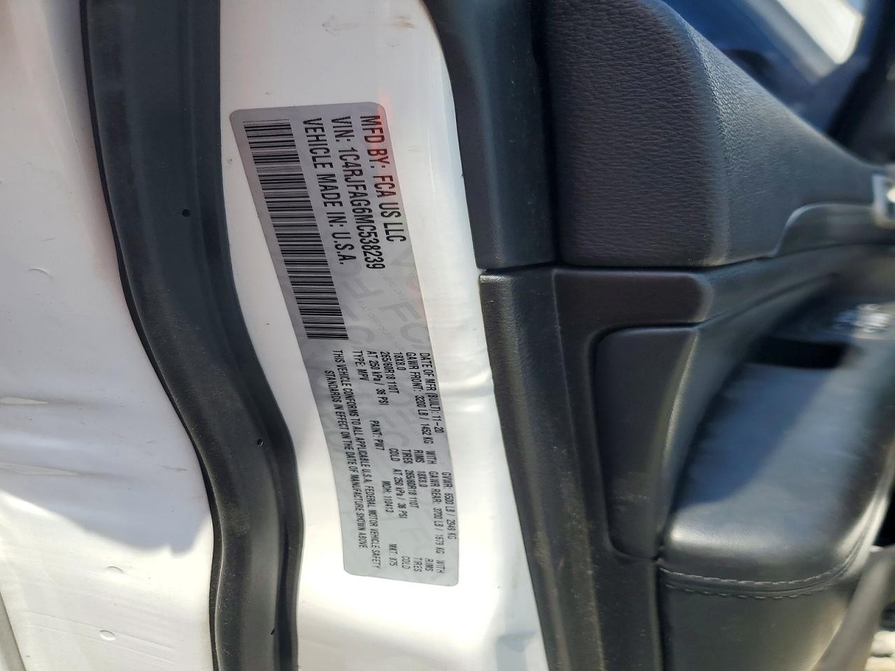 https://f005.backblazeb2.com/file/img-partshotlines-com/Inventory/EC474/Vehicle/120262_12.jpg