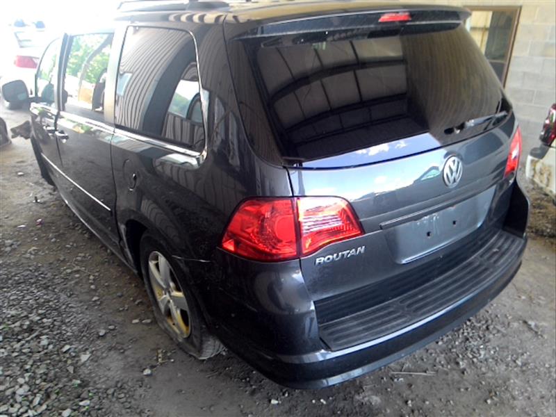 https://f005.backblazeb2.com/file/img-partshotlines-com/Inventory/EC684/Vehicle/12180_06.jpg