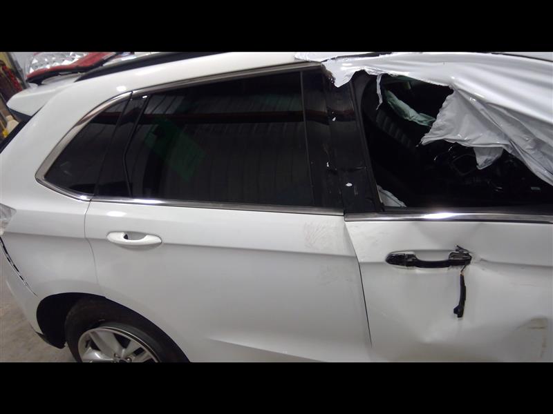 https://f005.backblazeb2.com/file/img-partshotlines-com/Inventory/EC684/Vehicle/12392_05.jpg