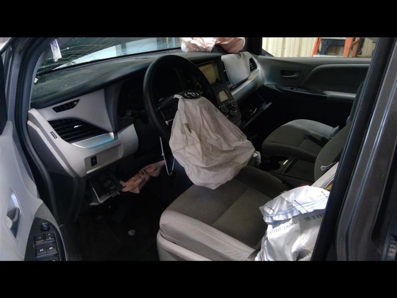 https://f005.backblazeb2.com/file/img-partshotlines-com/Inventory/EC684/Vehicle/12514_09.jpg