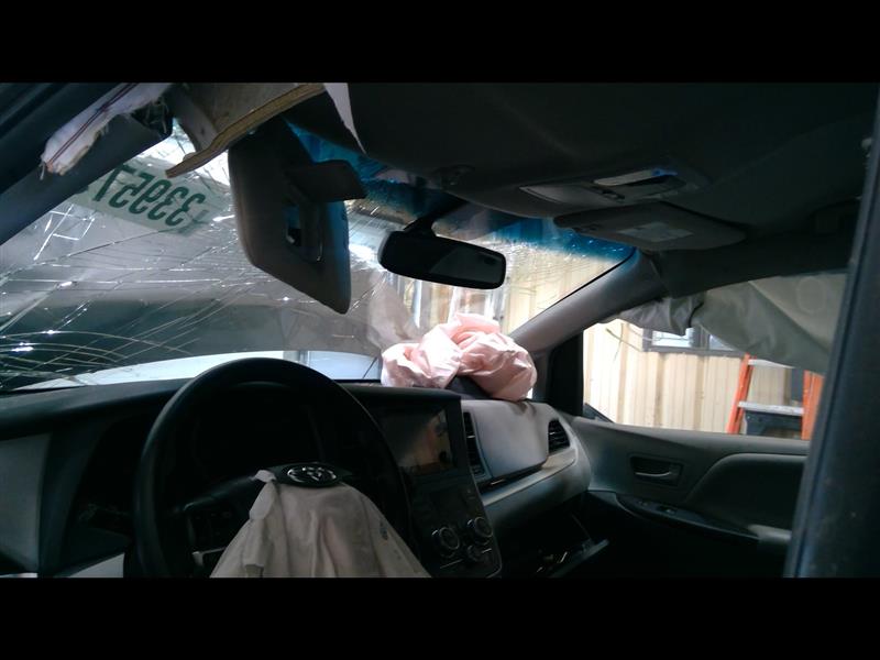 https://f005.backblazeb2.com/file/img-partshotlines-com/Inventory/EC684/Vehicle/12514_12.jpg