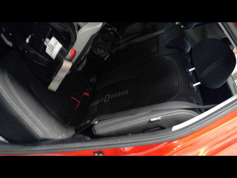 https://f005.backblazeb2.com/file/img-partshotlines-com/Inventory/EC684/Vehicle/12546_12.jpg
