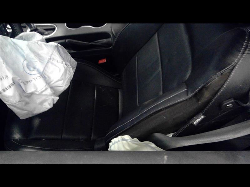 https://f005.backblazeb2.com/file/img-partshotlines-com/Inventory/EC684/Vehicle/13594_09.jpg
