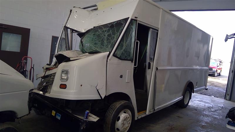 https://f005.backblazeb2.com/file/img-partshotlines-com/Inventory/EC684/Vehicle/13954_01.jpg