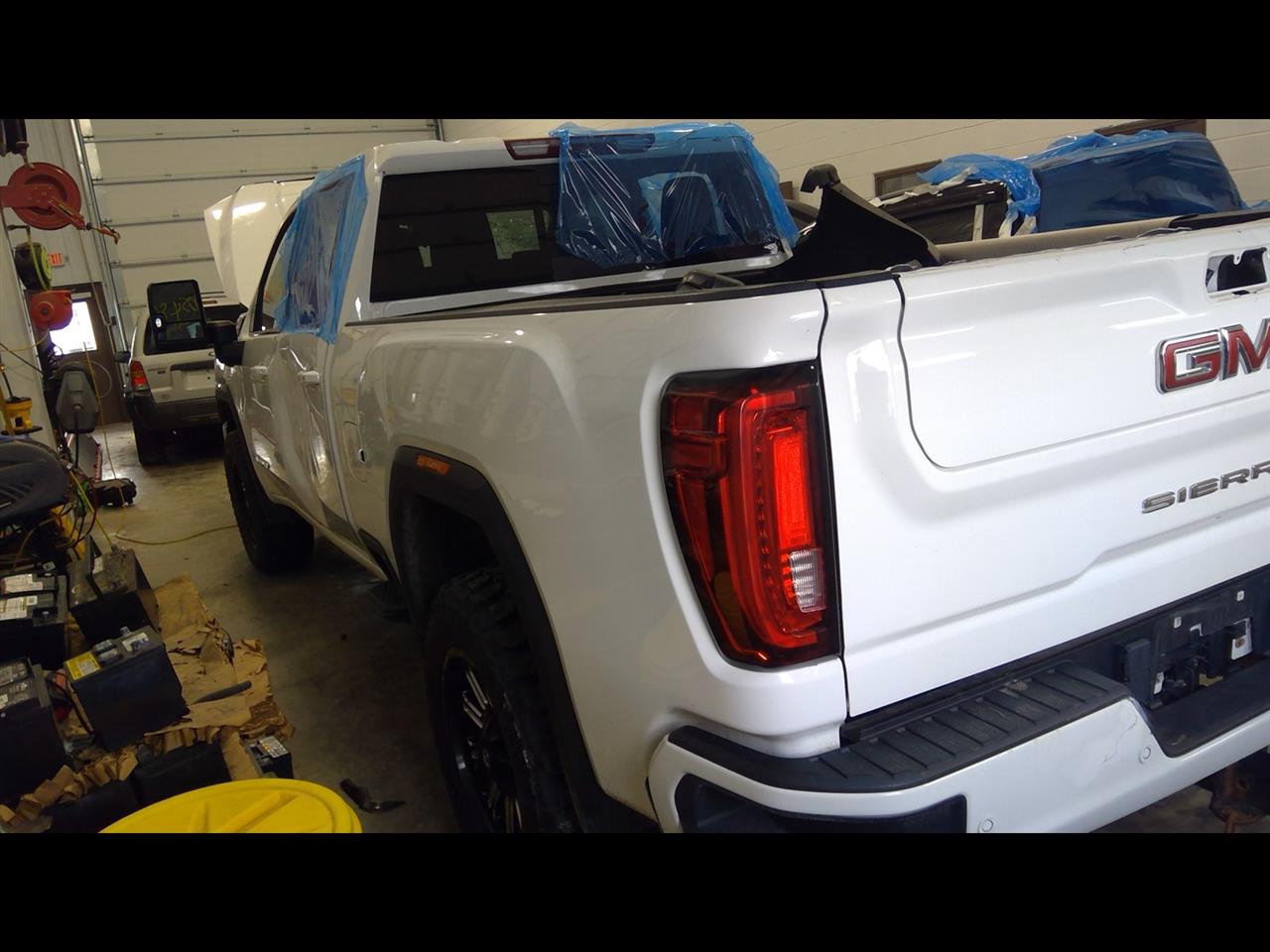 https://f005.backblazeb2.com/file/img-partshotlines-com/Inventory/EC684/Vehicle/15302_06.jpg