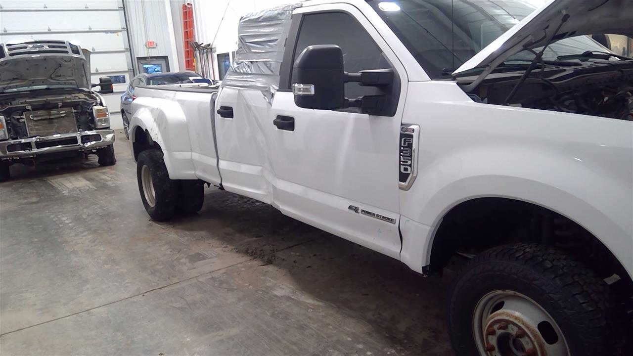 https://f005.backblazeb2.com/file/img-partshotlines-com/Inventory/EC684/Vehicle/15651_04.jpg