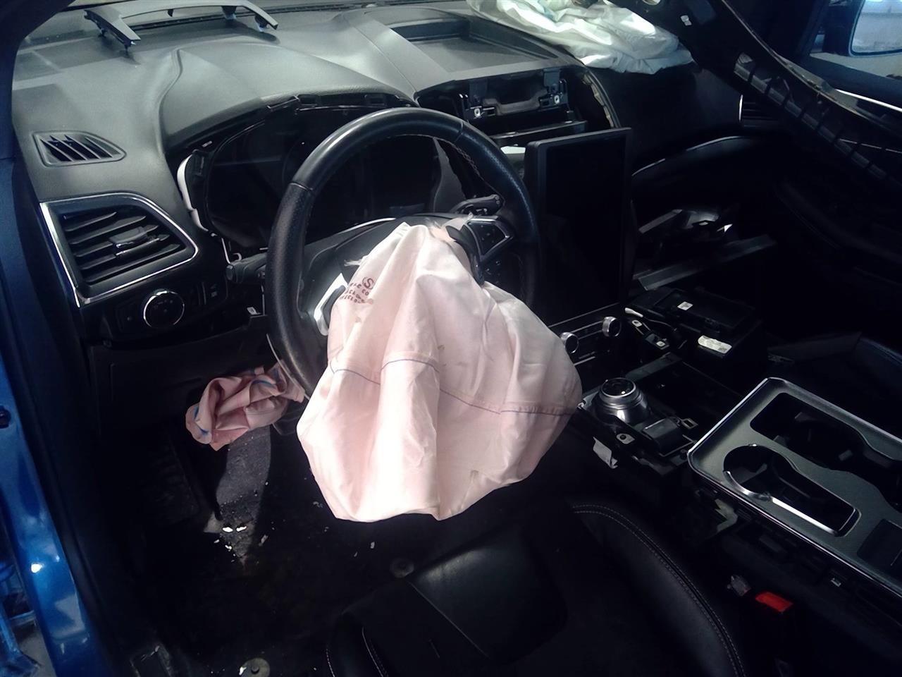 https://f005.backblazeb2.com/file/img-partshotlines-com/Inventory/EC684/Vehicle/15863_09.jpg