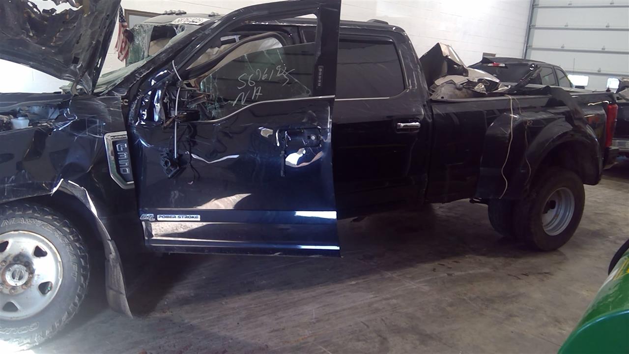 https://f005.backblazeb2.com/file/img-partshotlines-com/Inventory/EC684/Vehicle/16006_01.jpg