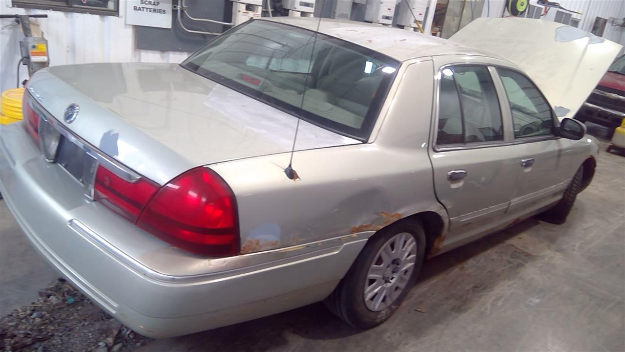 https://f005.backblazeb2.com/file/img-partshotlines-com/Inventory/EC684/Vehicle/16016_05.jpg