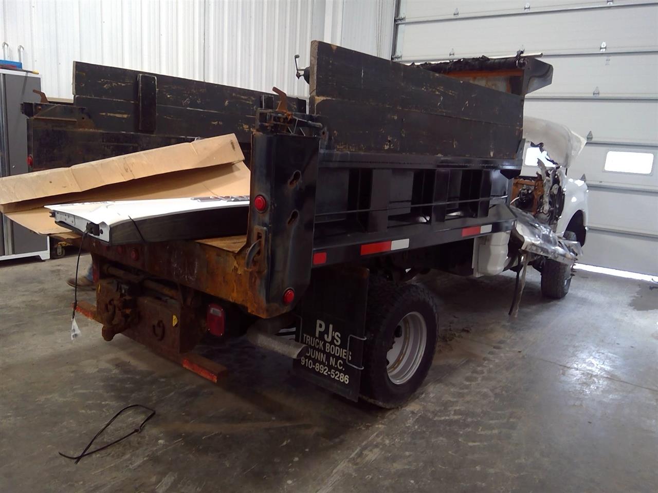 https://f005.backblazeb2.com/file/img-partshotlines-com/Inventory/EC684/Vehicle/16031_05.jpg