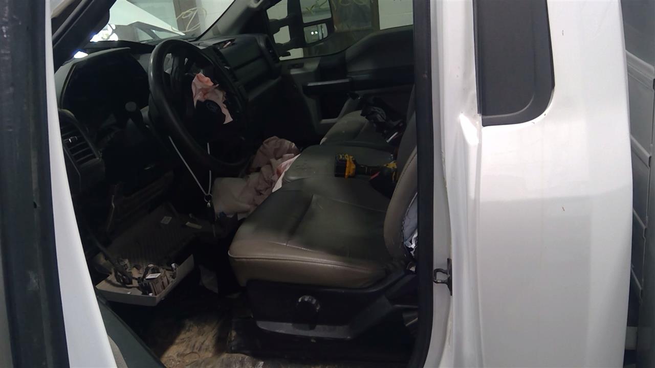 https://f005.backblazeb2.com/file/img-partshotlines-com/Inventory/EC684/Vehicle/16032_07.jpg