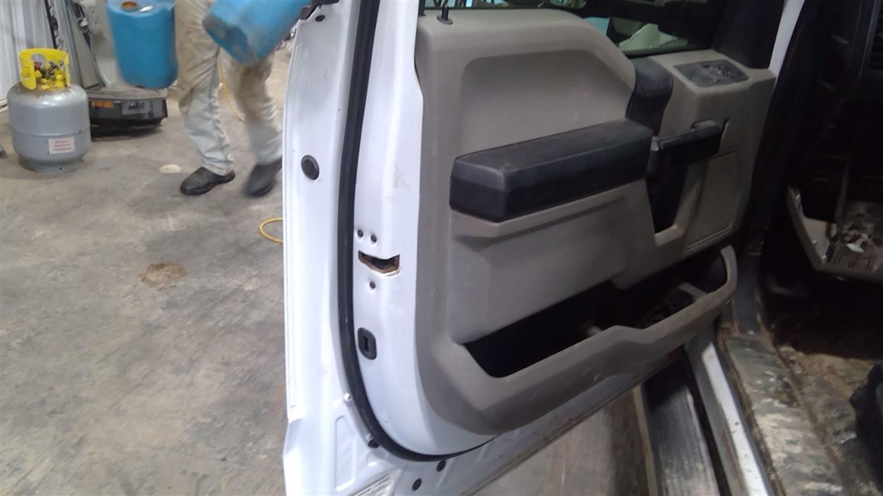 https://f005.backblazeb2.com/file/img-partshotlines-com/Inventory/EC684/Vehicle/16032_08.jpg