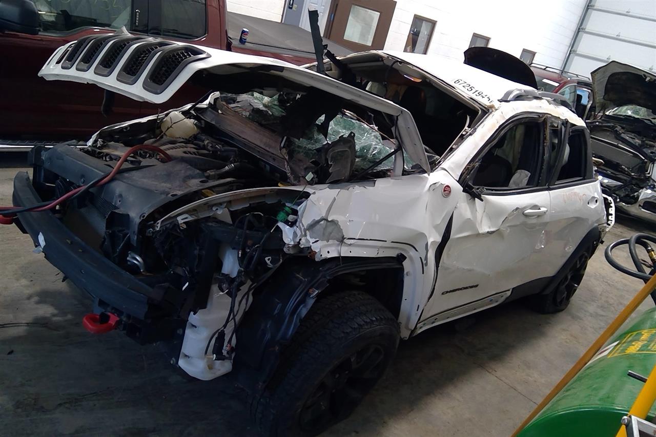 https://f005.backblazeb2.com/file/img-partshotlines-com/Inventory/EC684/Vehicle/16090_02.jpg