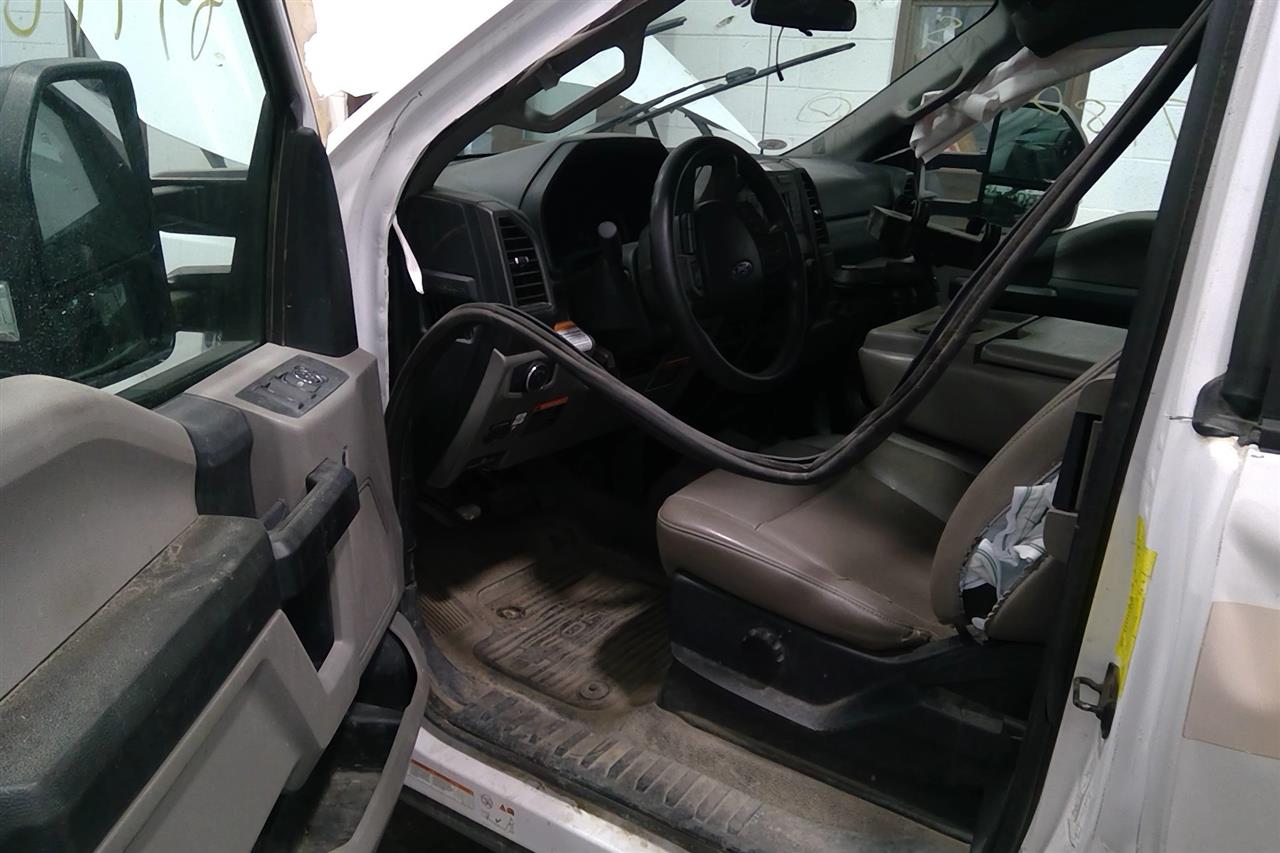 https://f005.backblazeb2.com/file/img-partshotlines-com/Inventory/EC684/Vehicle/16263_04.jpg