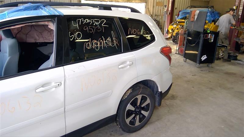 Vehicle/49853_06.jpg