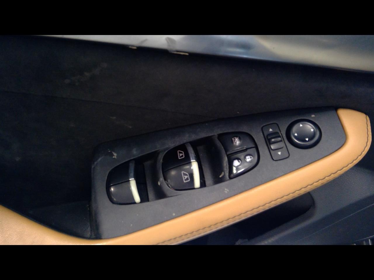 Vehicle/57195_08.jpg
