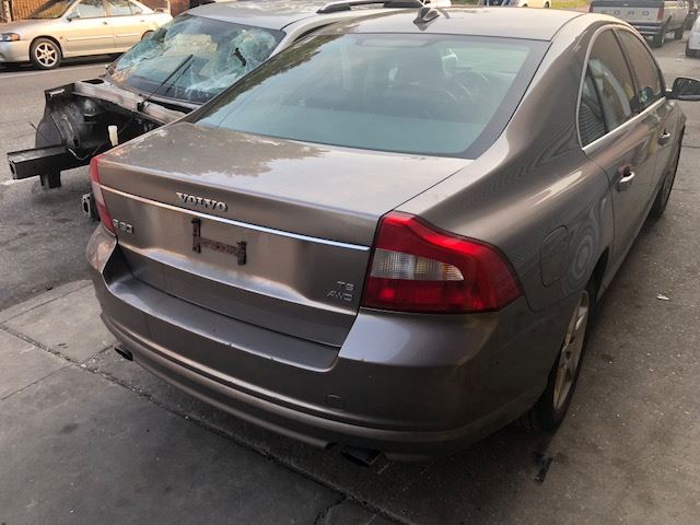 https://f005.backblazeb2.com/file/img-partshotlines-com/Inventory/EC741/Vehicle/21943_04.jpg