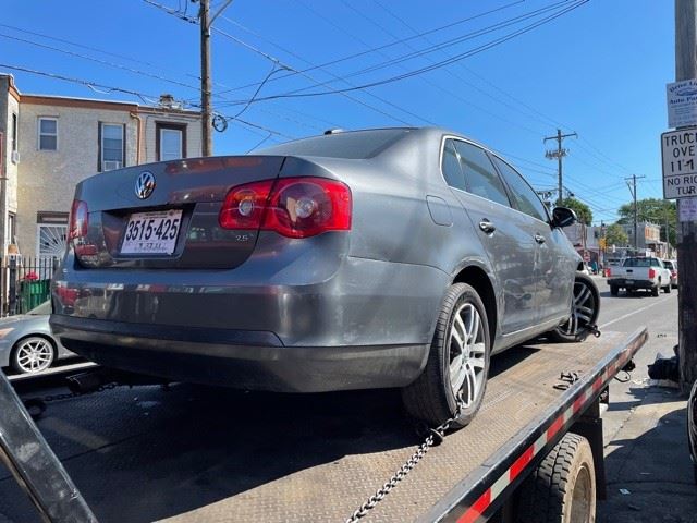 https://f005.backblazeb2.com/file/img-partshotlines-com/Inventory/EC741/Vehicle/32131_03.jpg