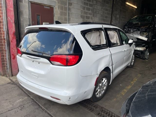 https://f005.backblazeb2.com/file/img-partshotlines-com/Inventory/EC741/Vehicle/41206_05.jpg