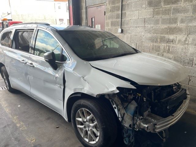 https://f005.backblazeb2.com/file/img-partshotlines-com/Inventory/EC741/Vehicle/41206_06.jpg