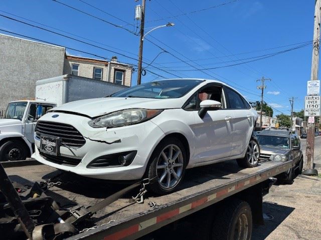 https://f005.backblazeb2.com/file/img-partshotlines-com/Inventory/EC741/Vehicle/43133_01.jpg