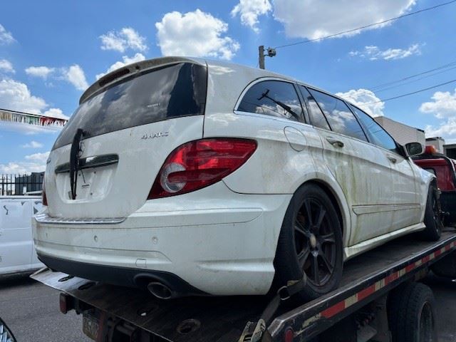 https://f005.backblazeb2.com/file/img-partshotlines-com/Inventory/EC741/Vehicle/43155_04.jpg