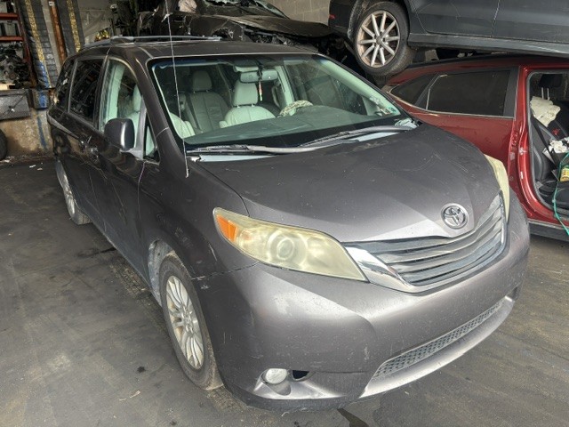 https://f005.backblazeb2.com/file/img-partshotlines-com/Inventory/EC741/Vehicle/50753_01.jpg
