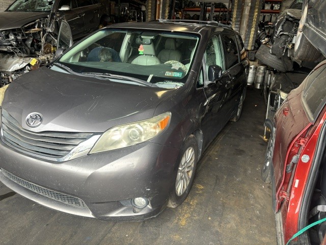 https://f005.backblazeb2.com/file/img-partshotlines-com/Inventory/EC741/Vehicle/50753_02.jpg