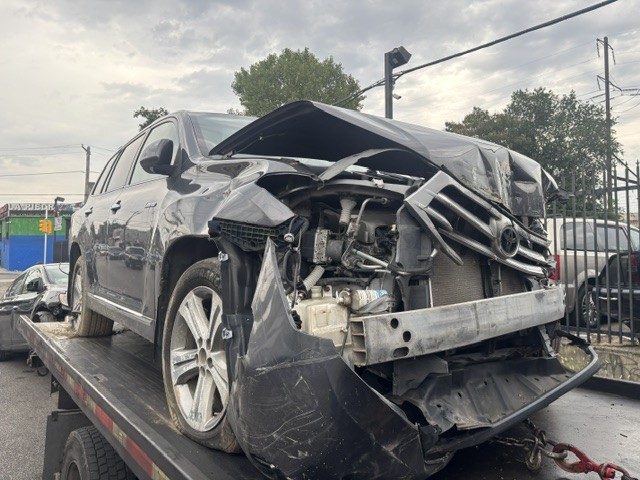 https://f005.backblazeb2.com/file/img-partshotlines-com/Inventory/EC741/Vehicle/51296_02.jpg