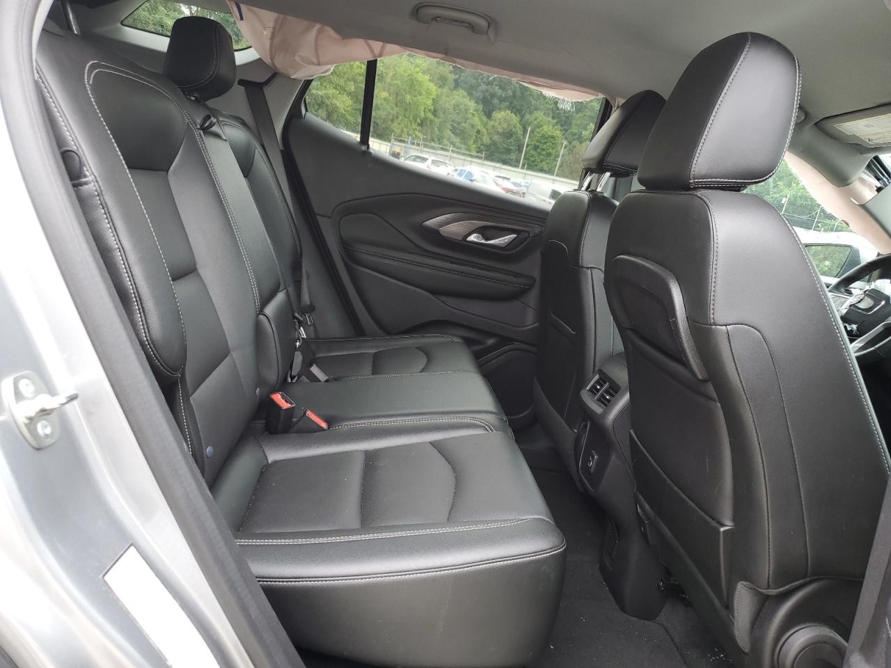 Vehicle/66272_06.jpg