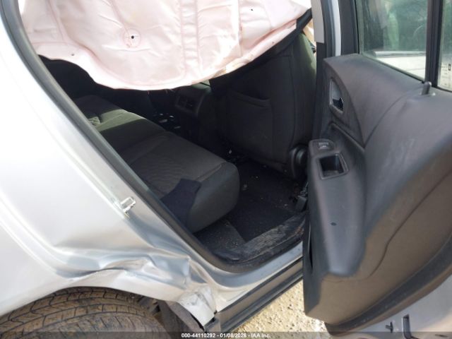 Vehicle/69227_08.jpg