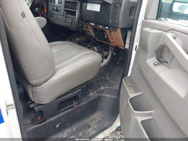 Vehicle/74637_05.jpg