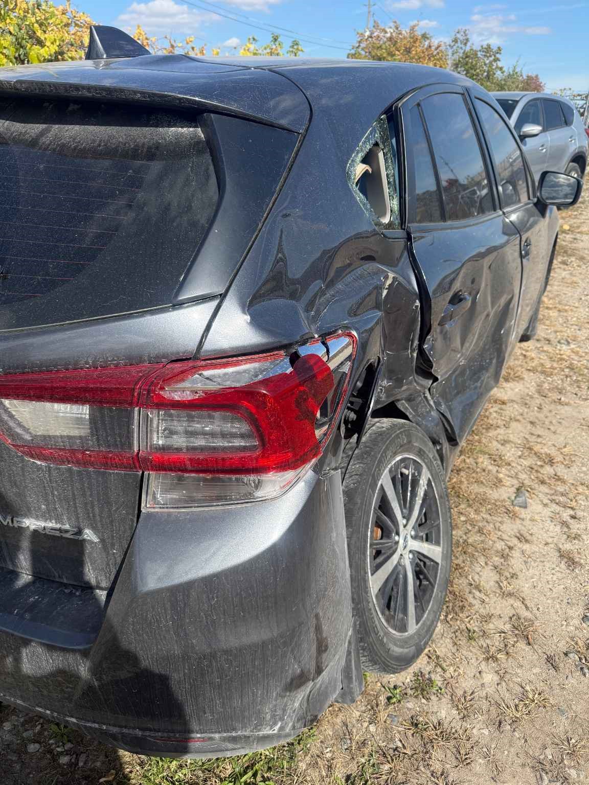 Vehicle/216996_04.jpg