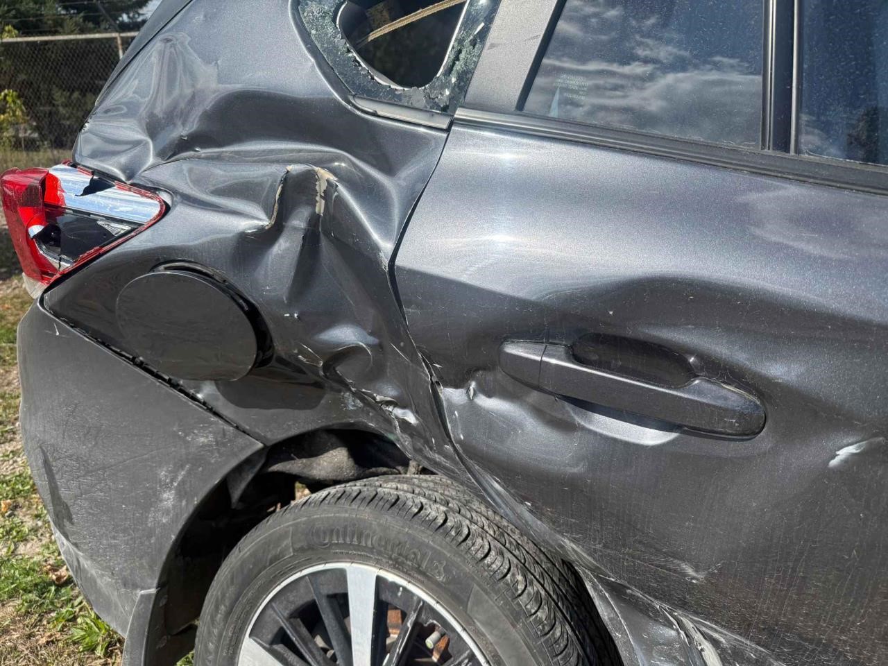 Vehicle/216996_08.jpg