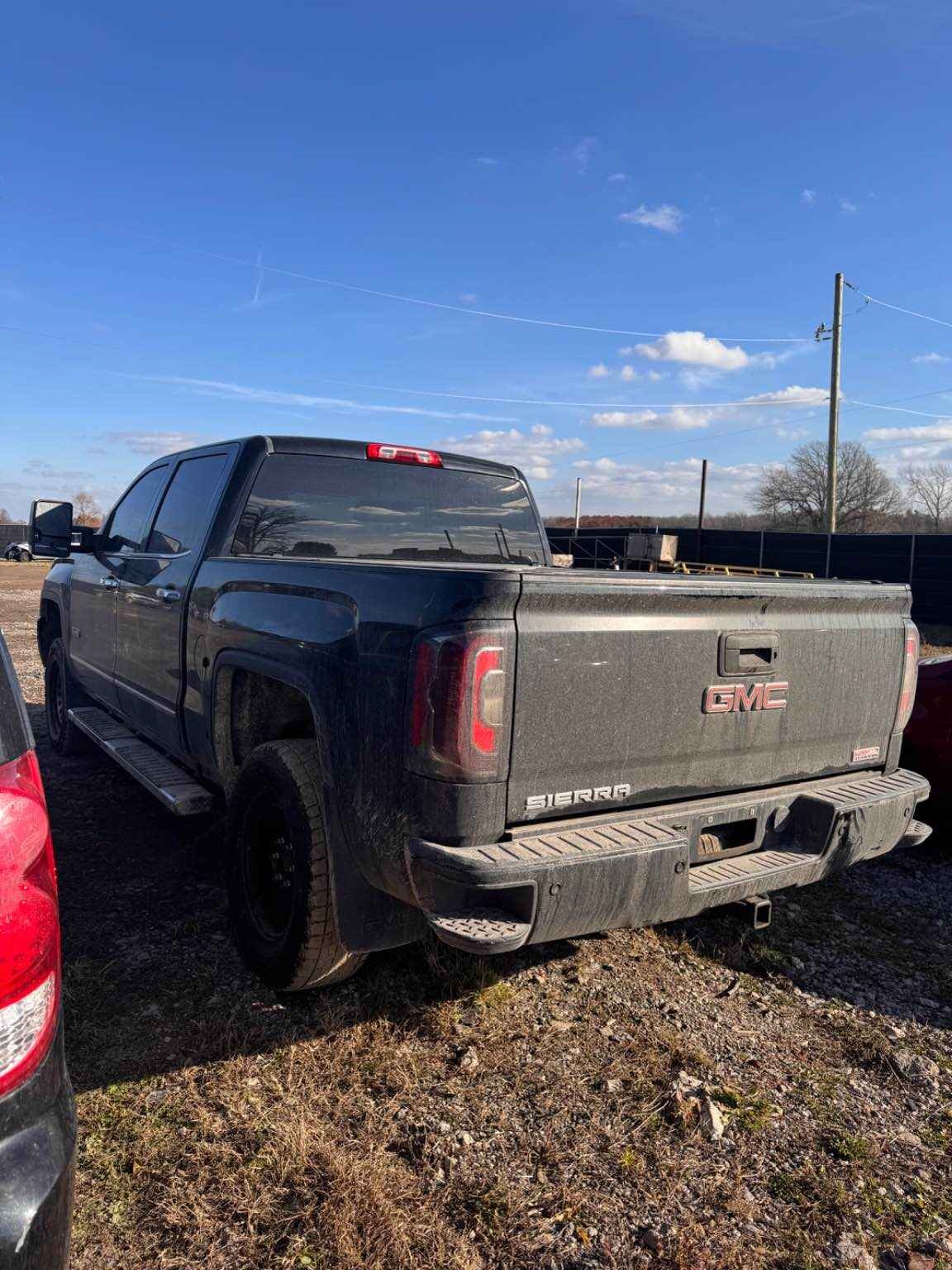 Vehicle/217559_03.jpg