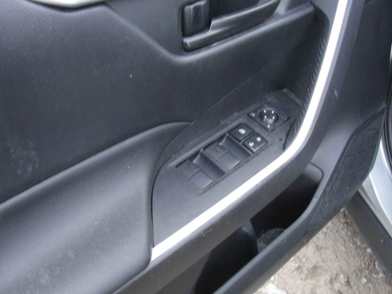 https://f005.backblazeb2.com/file/img-partshotlines-com/Inventory/EC801/Vehicle/217645_08.jpg