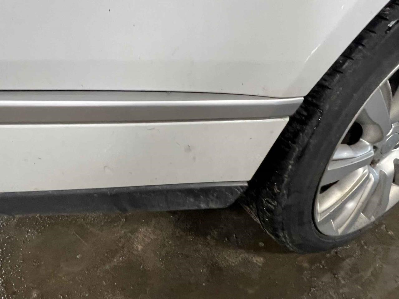https://f005.backblazeb2.com/file/img-partshotlines-com/Inventory/EC801/Vehicle/217712_11.jpg
