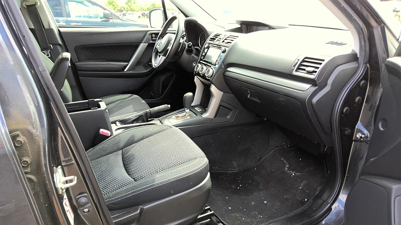 Vehicle/217738_06.jpg