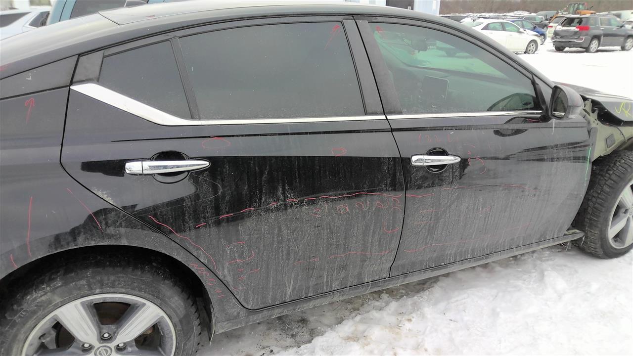 Vehicle/218125_06.jpg