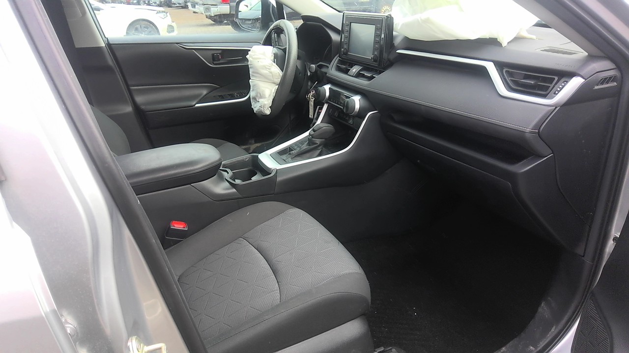 Vehicle/218287_06.jpg