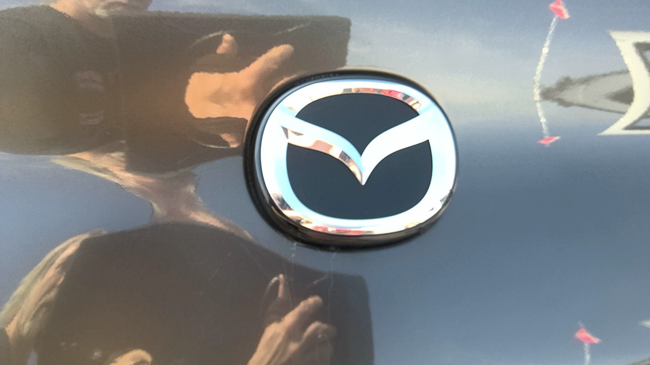 https://f005.backblazeb2.com/file/img-partshotlines-com/Inventory/EC801/Vehicle/218603_11.jpg