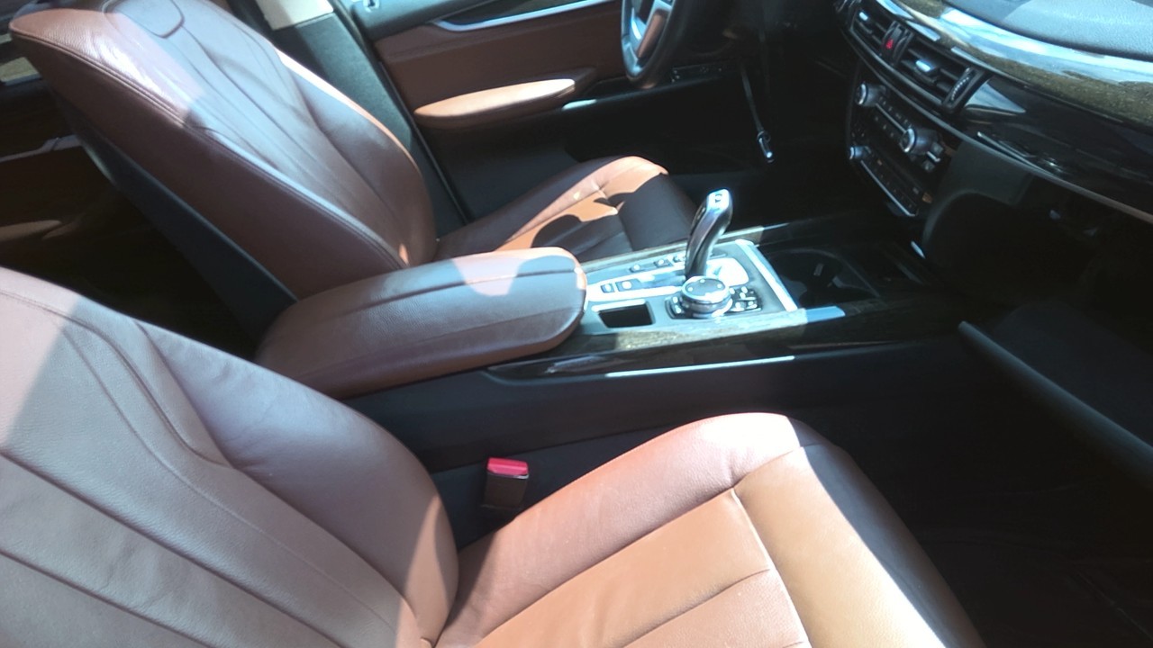 Vehicle/218726_06.jpg